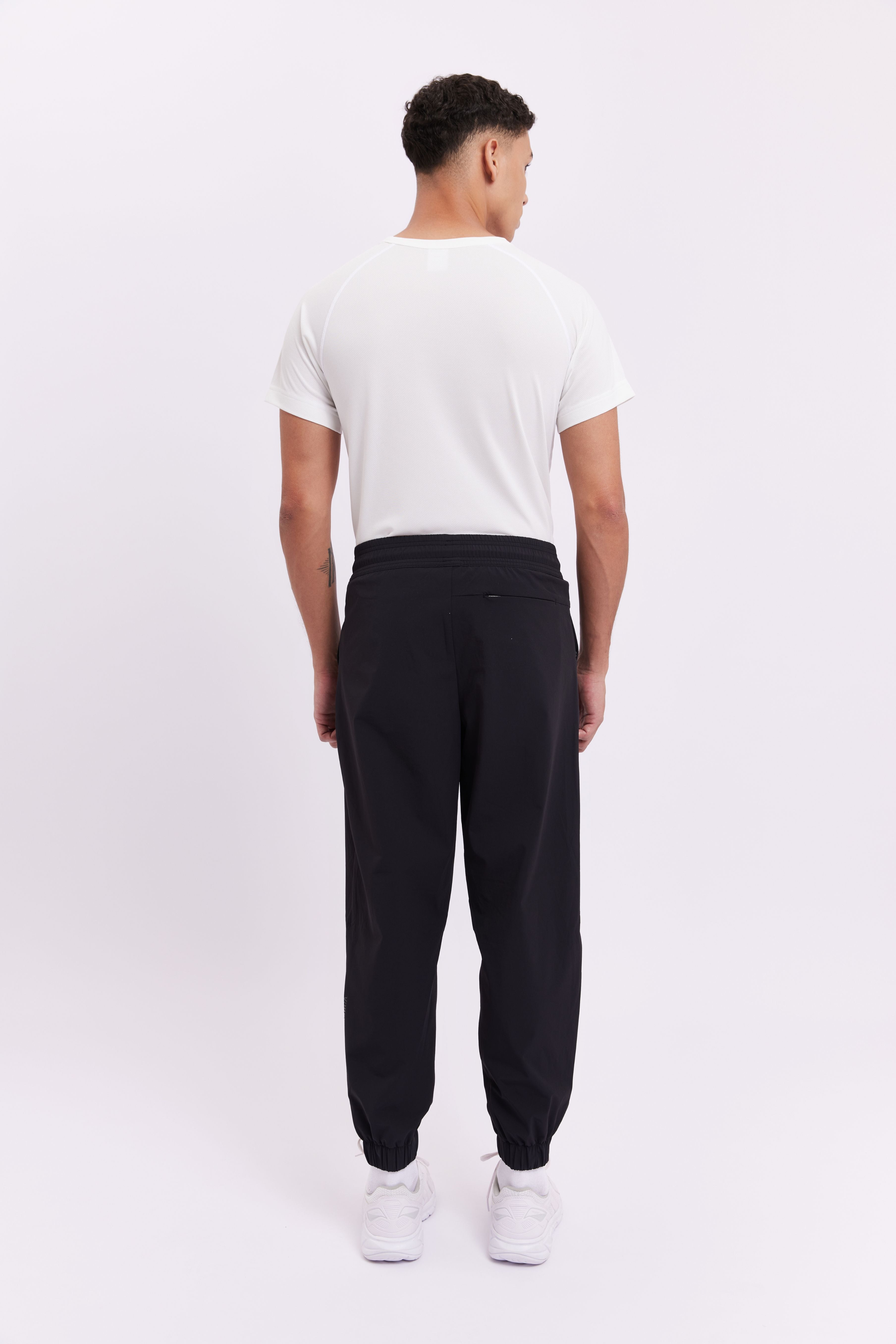 LAICA MEN JOGGER PANTS - ONYX