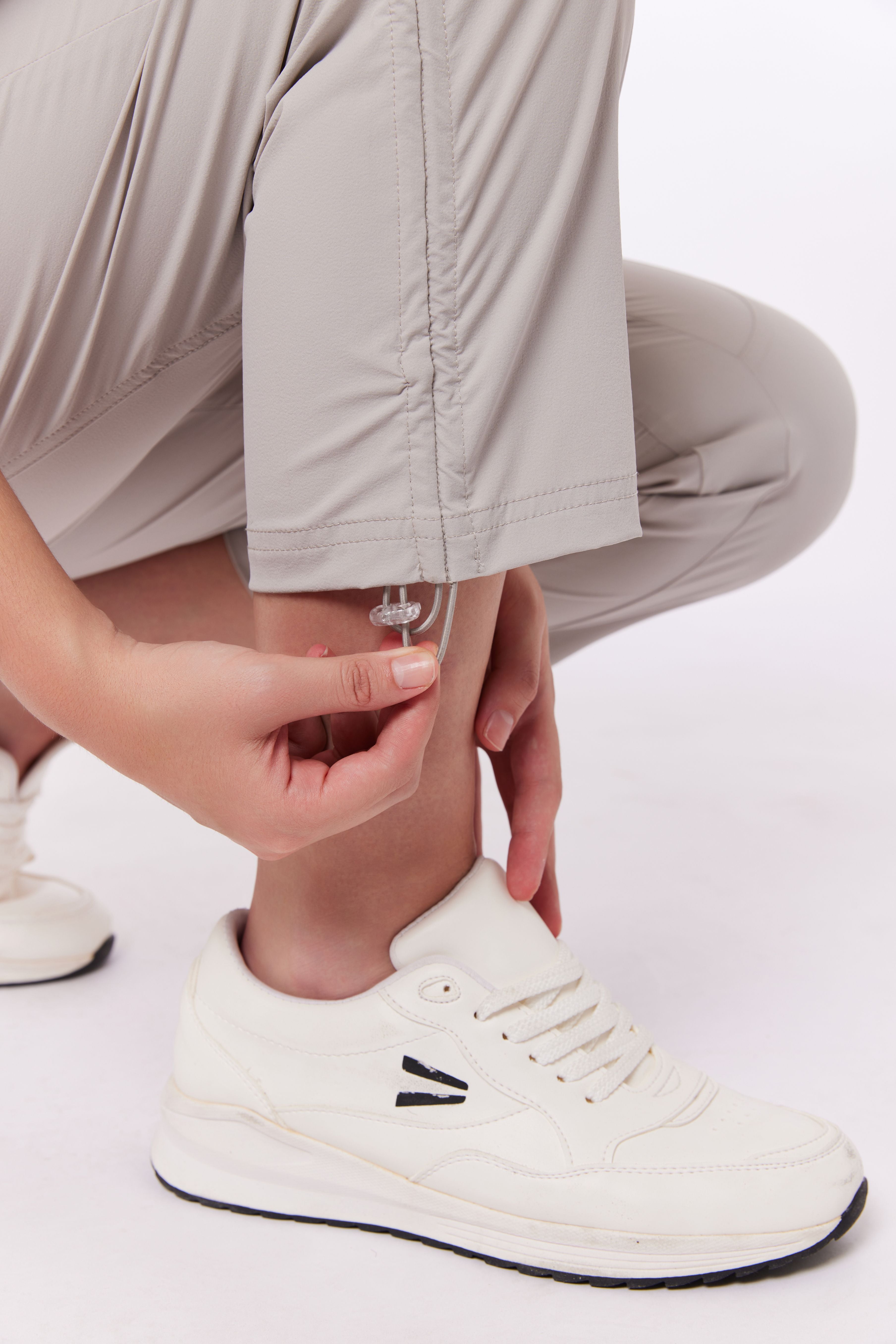LAICA TRAINNING PANTS - PEBBLE